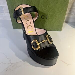 Brand New Gucci Women's Black Leather Sandals